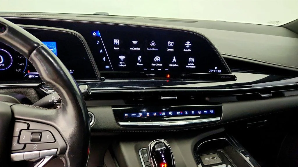 Used 2023 Black Raven Cadillac 4WD 4dr Sport w/ Touring Pkg, Super Cruise & Rear Entertainment image 17