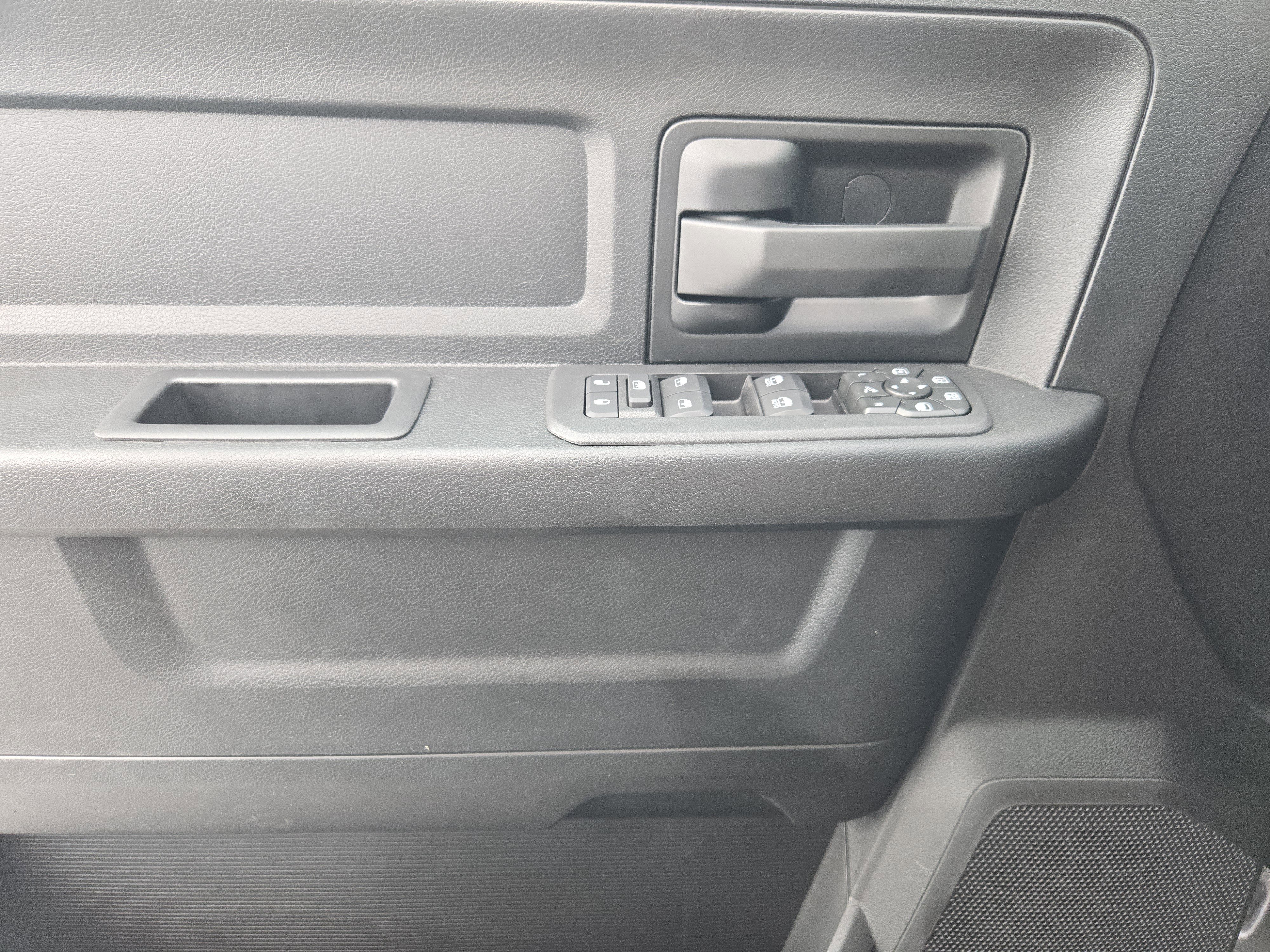 New 2026 Granite Crystal Metallic Clearcoat RAM Tradesman image 19