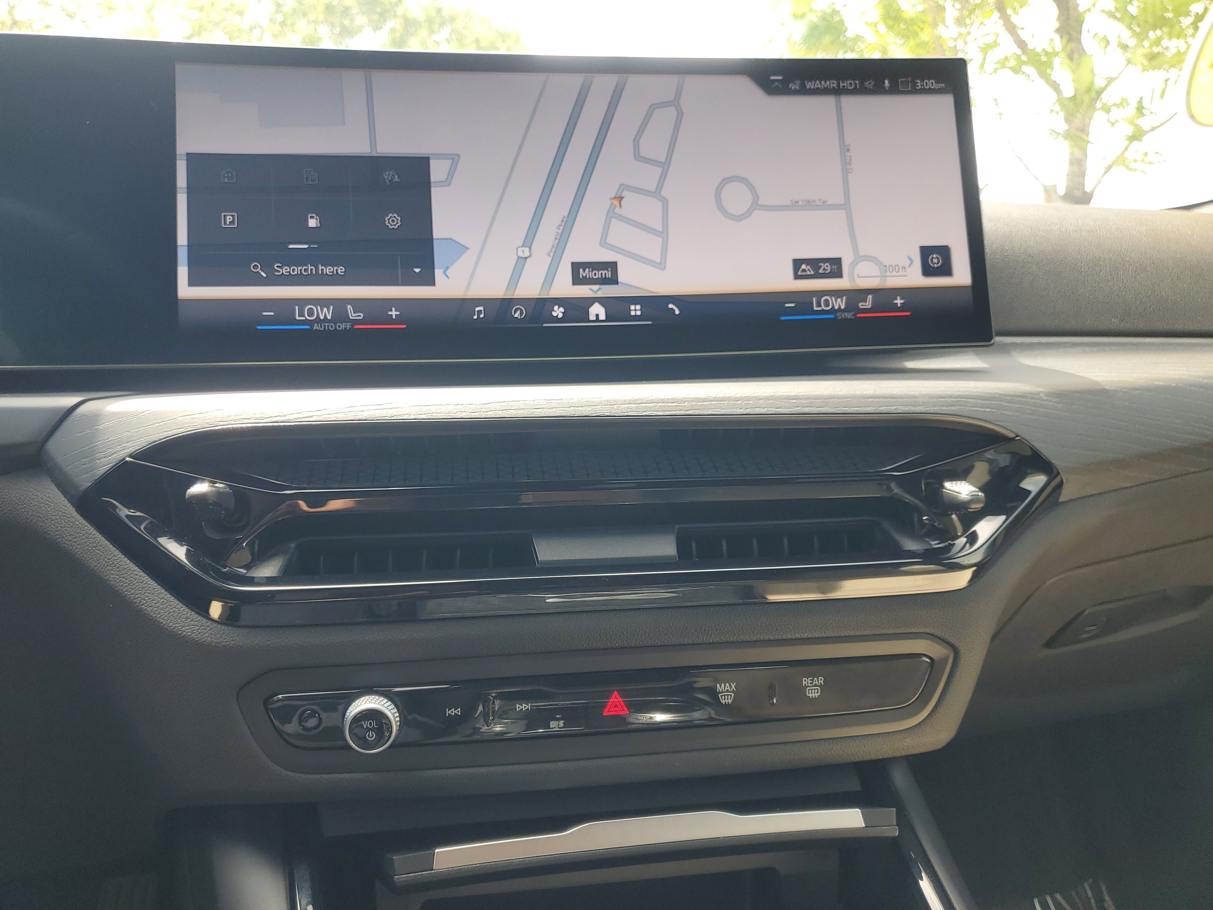 Used 2025 Alpine White BMW 230i image 20