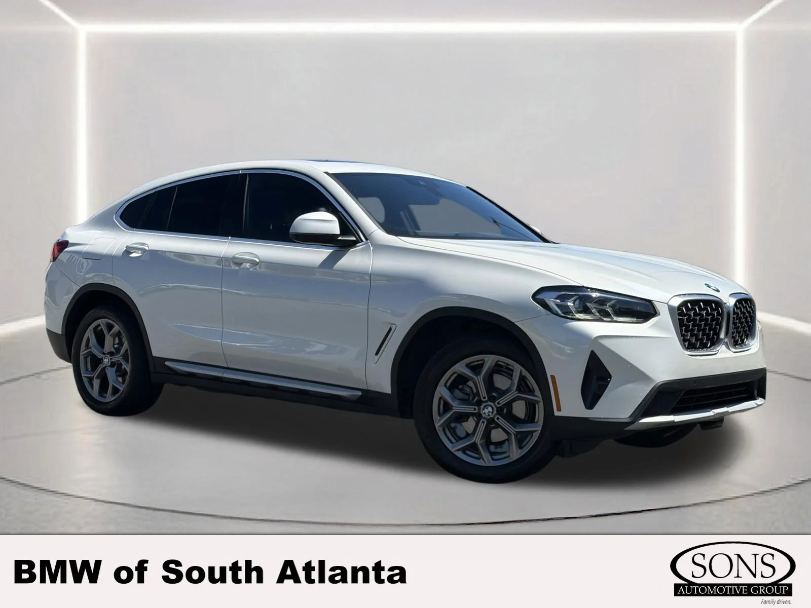 2025 BMW X4 xDrive30i's photo
