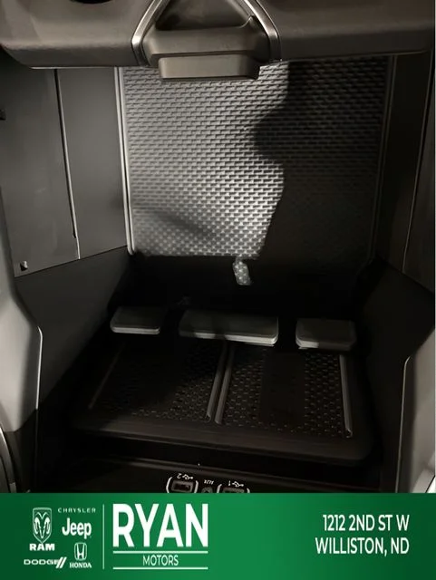 2025 RAM 2500 Laramie - Photo 37