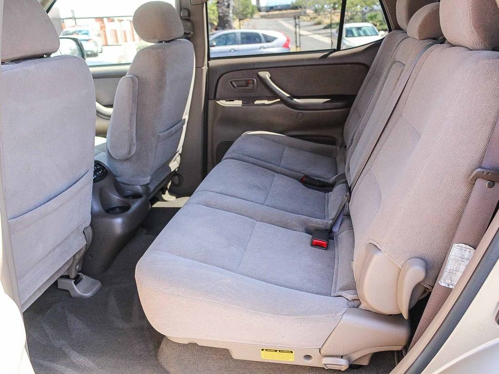 Used 2004 Gold Toyota SR5 image 19