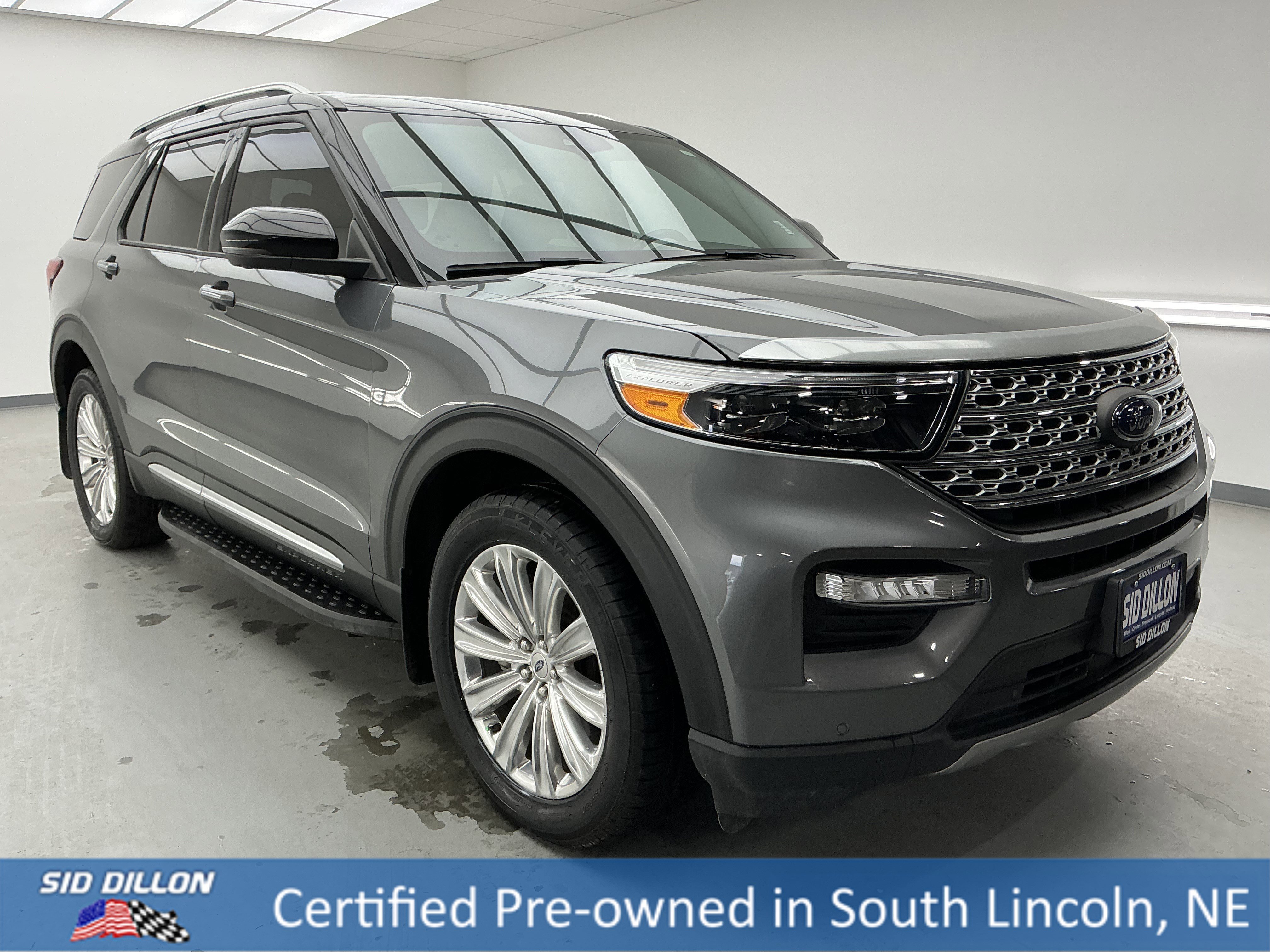 View vehicle photo 3