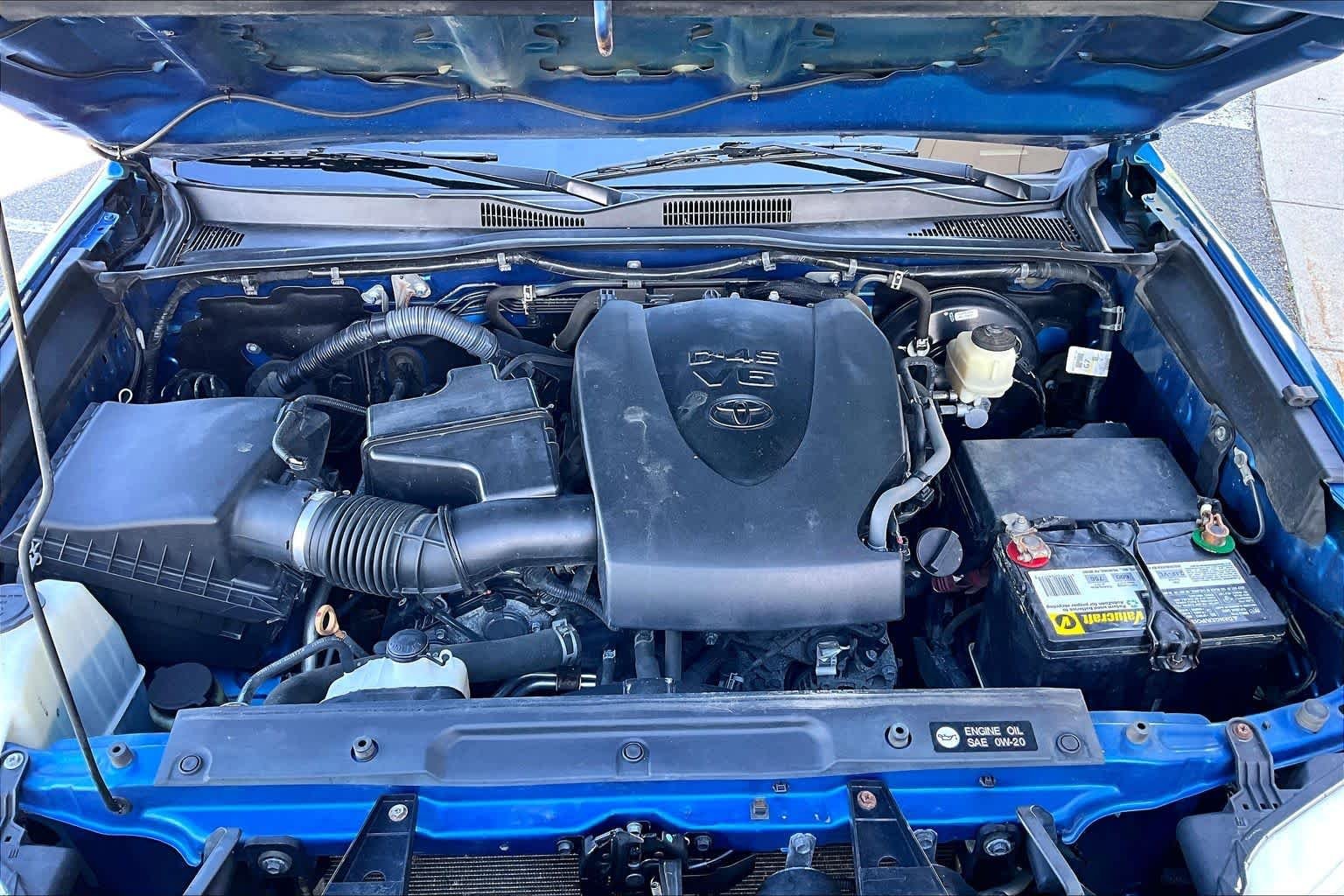 Used 2017 Blazing Blue Pearl Toyota SR5 image 29