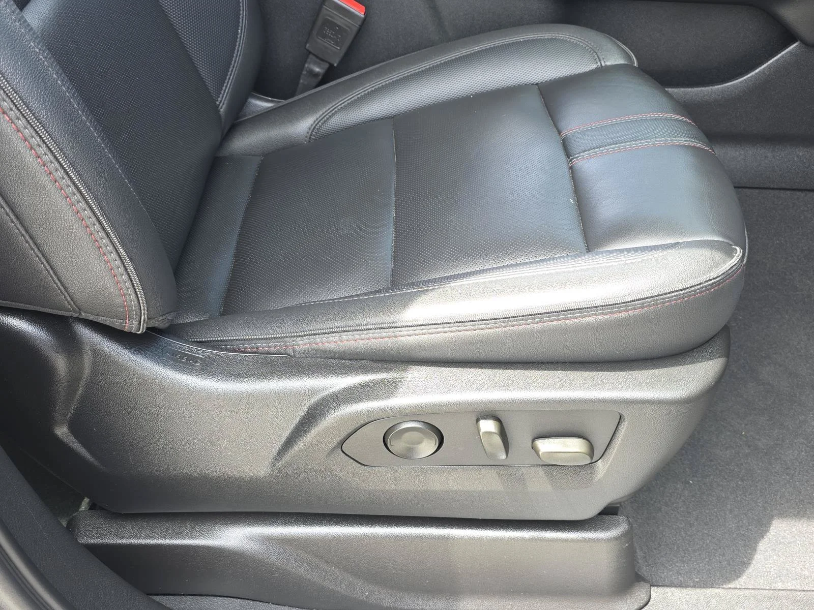 Used 2025 Sterling Gray Metallic Chevrolet RST image 19