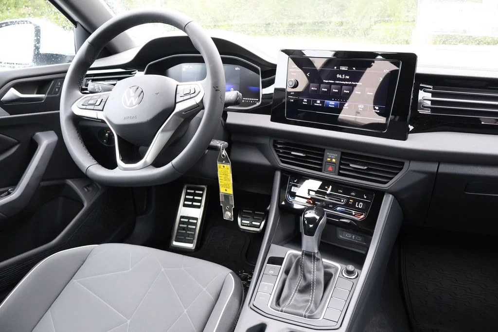 2026 Volkswagen Jetta Sport - Photo 17