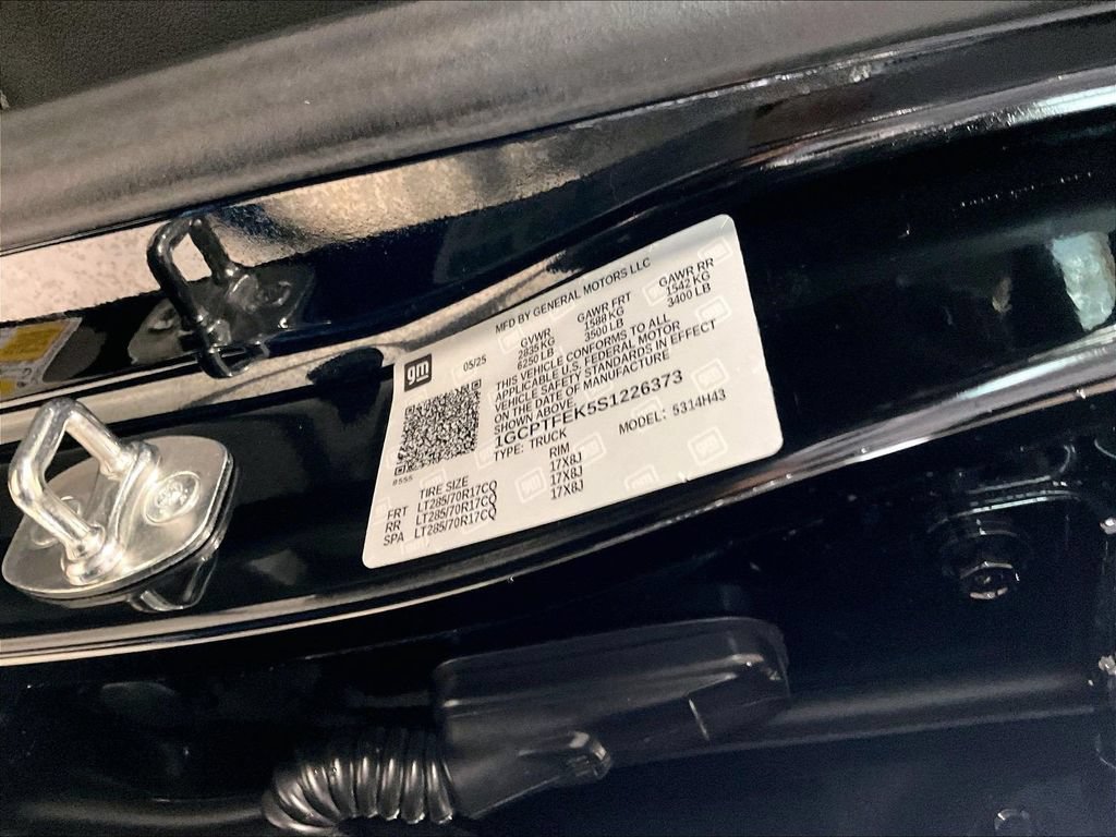 Used 2025 Black Chevrolet ZR2 image 37