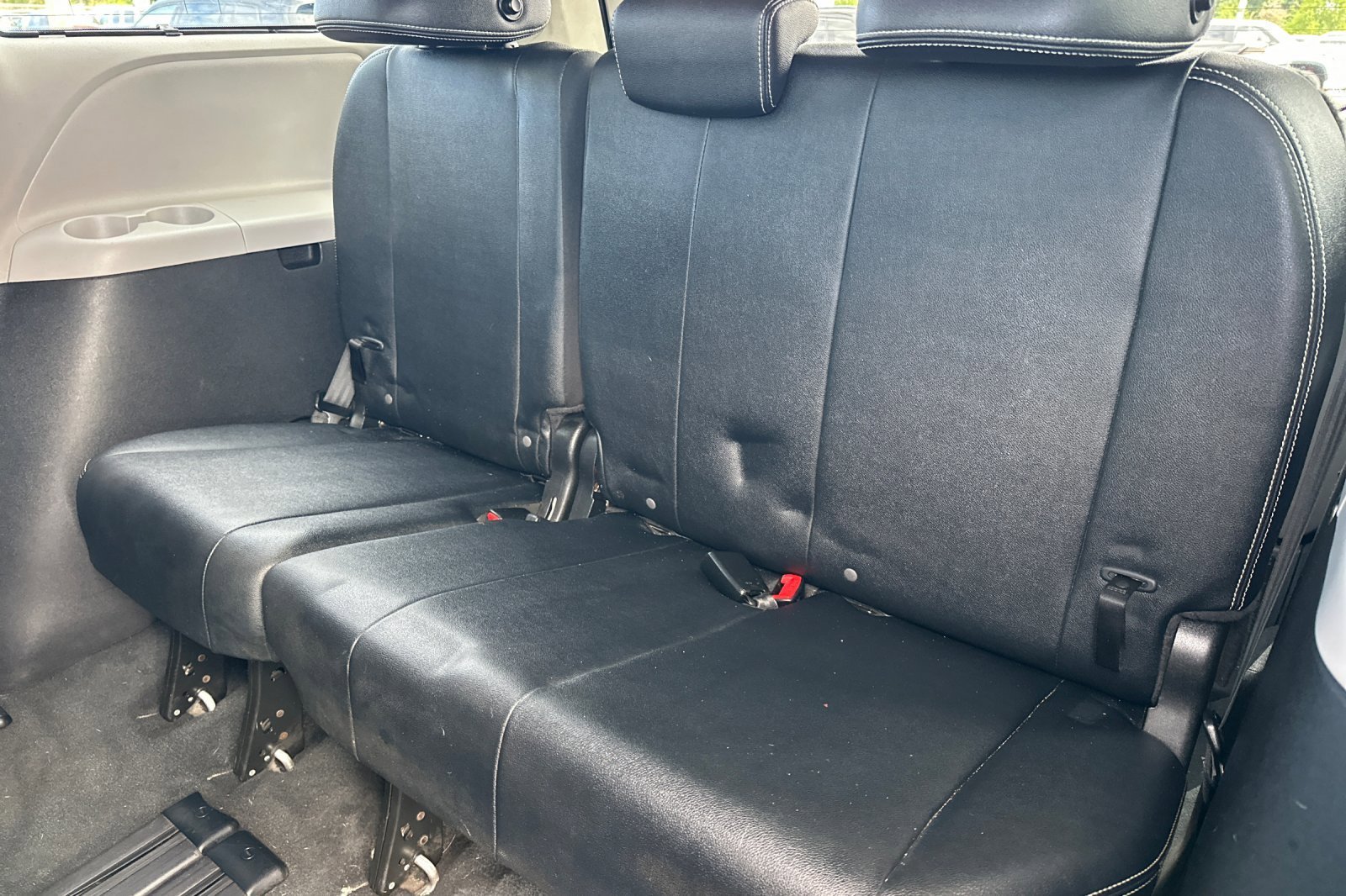 2020 Toyota Sienna SE - Photo 15