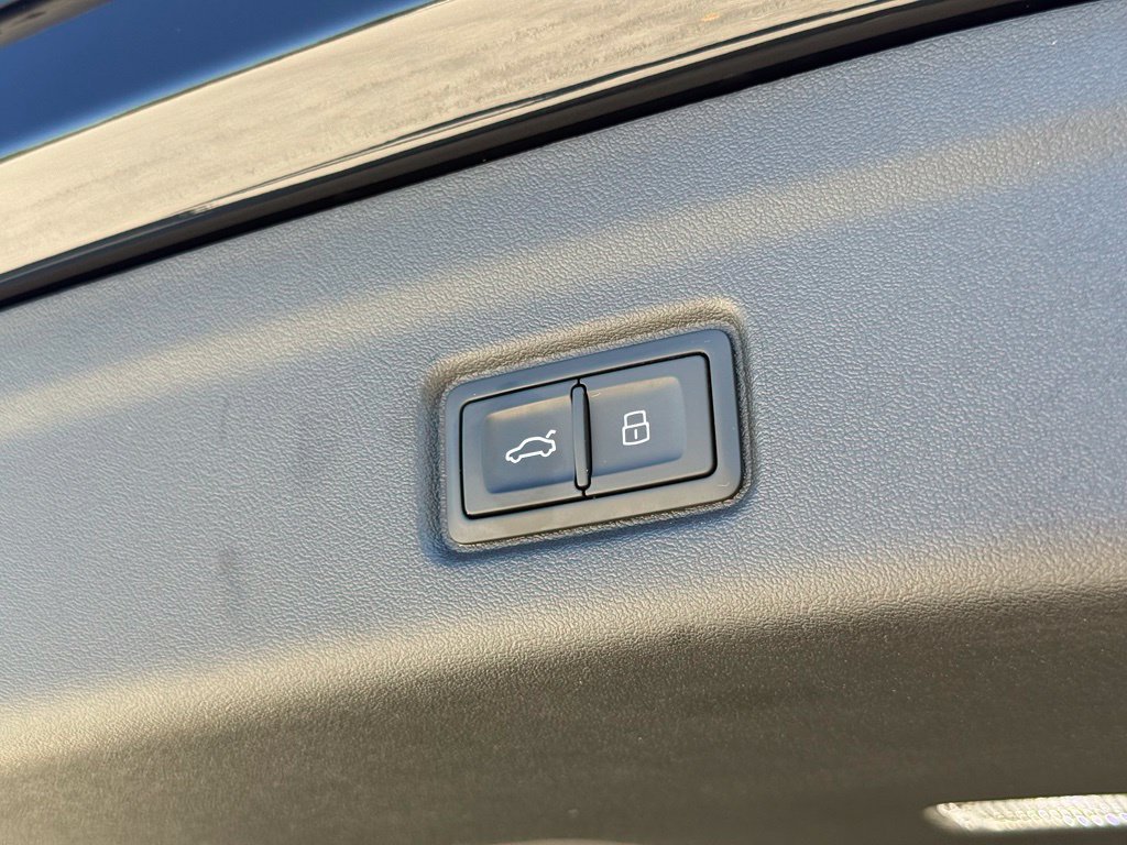 2025 Audi SQ6 e-tron Prestige - Photo 19