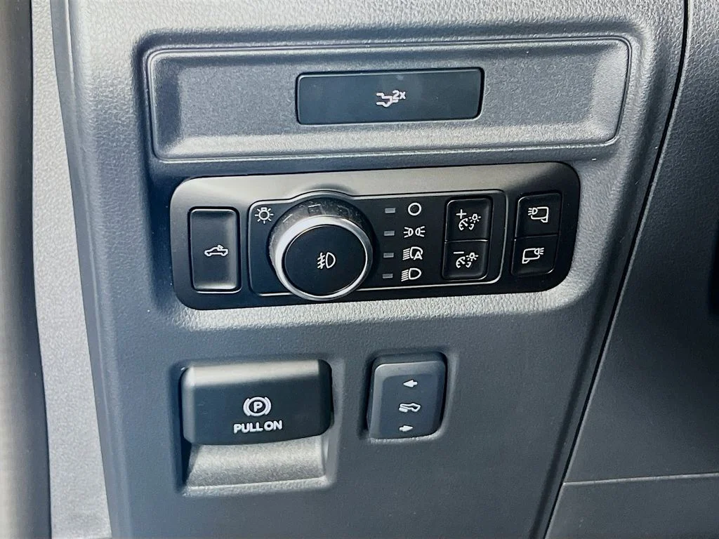New 2026 Carbonized Gray Metallic Ford XLT image 20