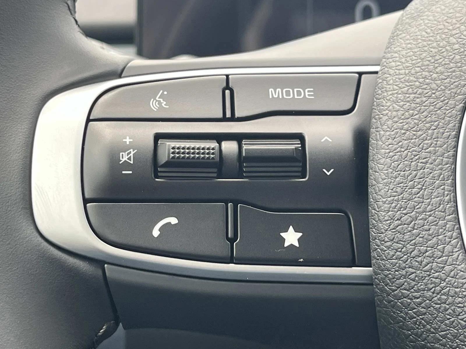 New 2026 Interstellar Gray Kia EX image 24