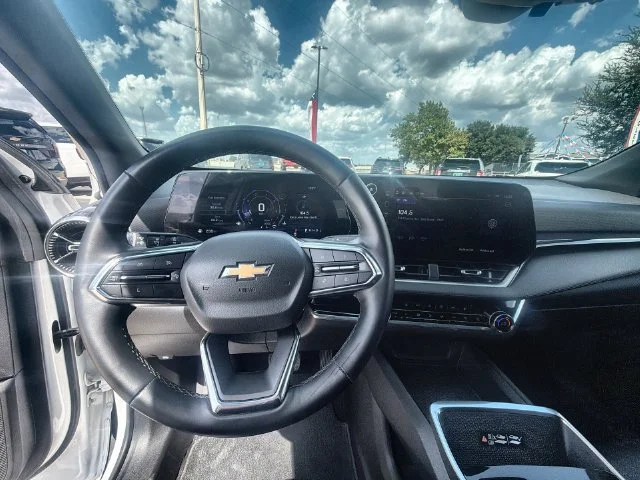 2025 Chevrolet Equinox LT - Photo 11