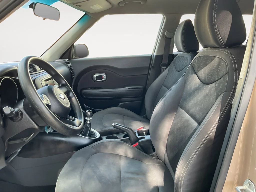 Used 2015 Brown Kia Base image 16