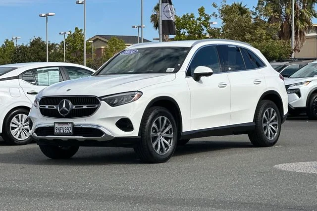 Used 2024  Mercedes-Benz GLC 300 image 8