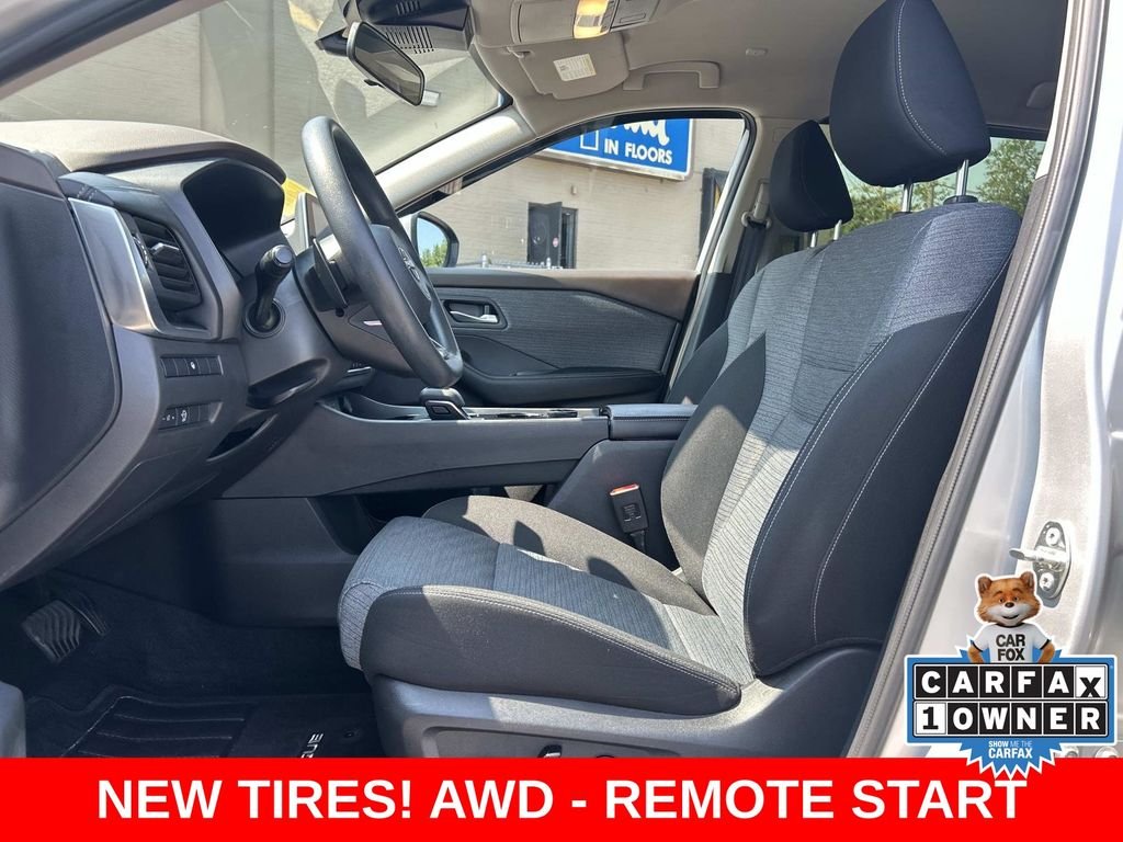 Used 2023 Silver Nissan SV image 14
