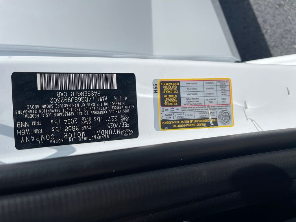 Used 2025 White Hyundai SE image 23