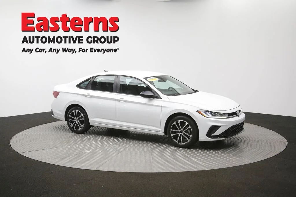 Used 2025 White Volkswagen 1.5T Sport image 46