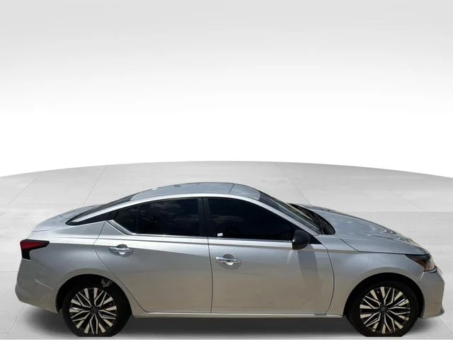 Used 2024 Silver Nissan 2.5 SV image 7