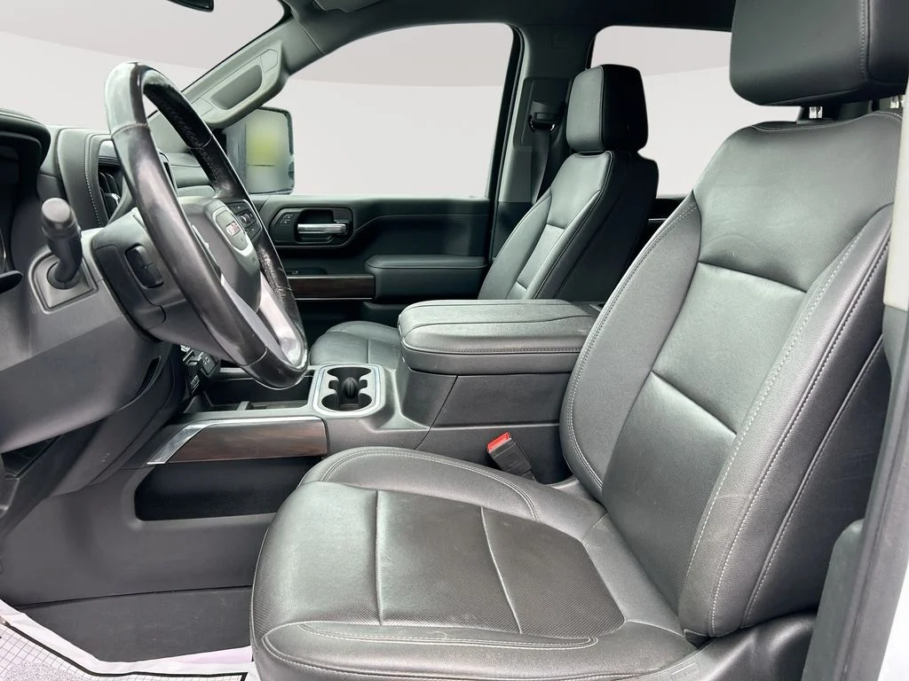 Used 2023 White GMC SLT image 21