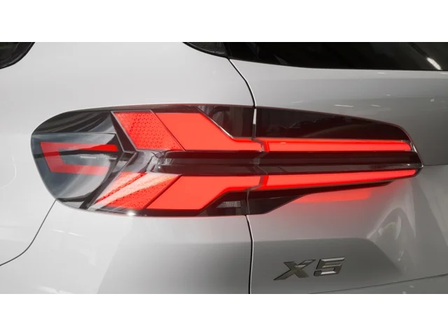 New 2026 Mineral White Metallic BMW  image 8