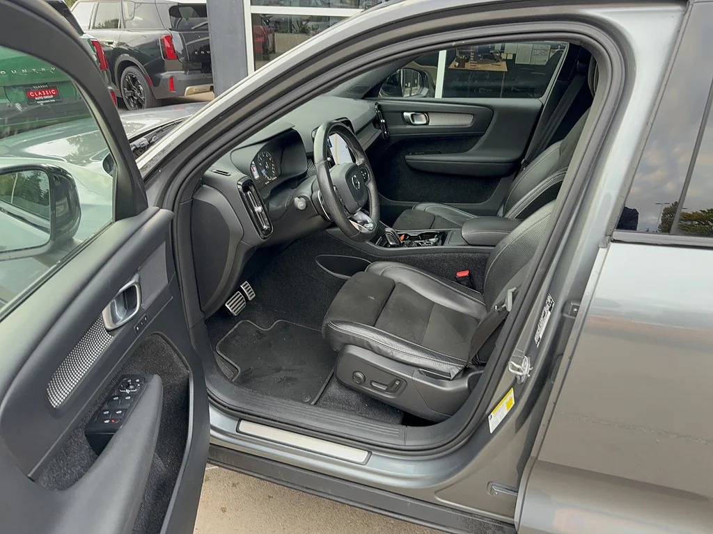 Used 2019 Osmium Grey Metallic/Black Contrast Volvo T5 R-Design image 5