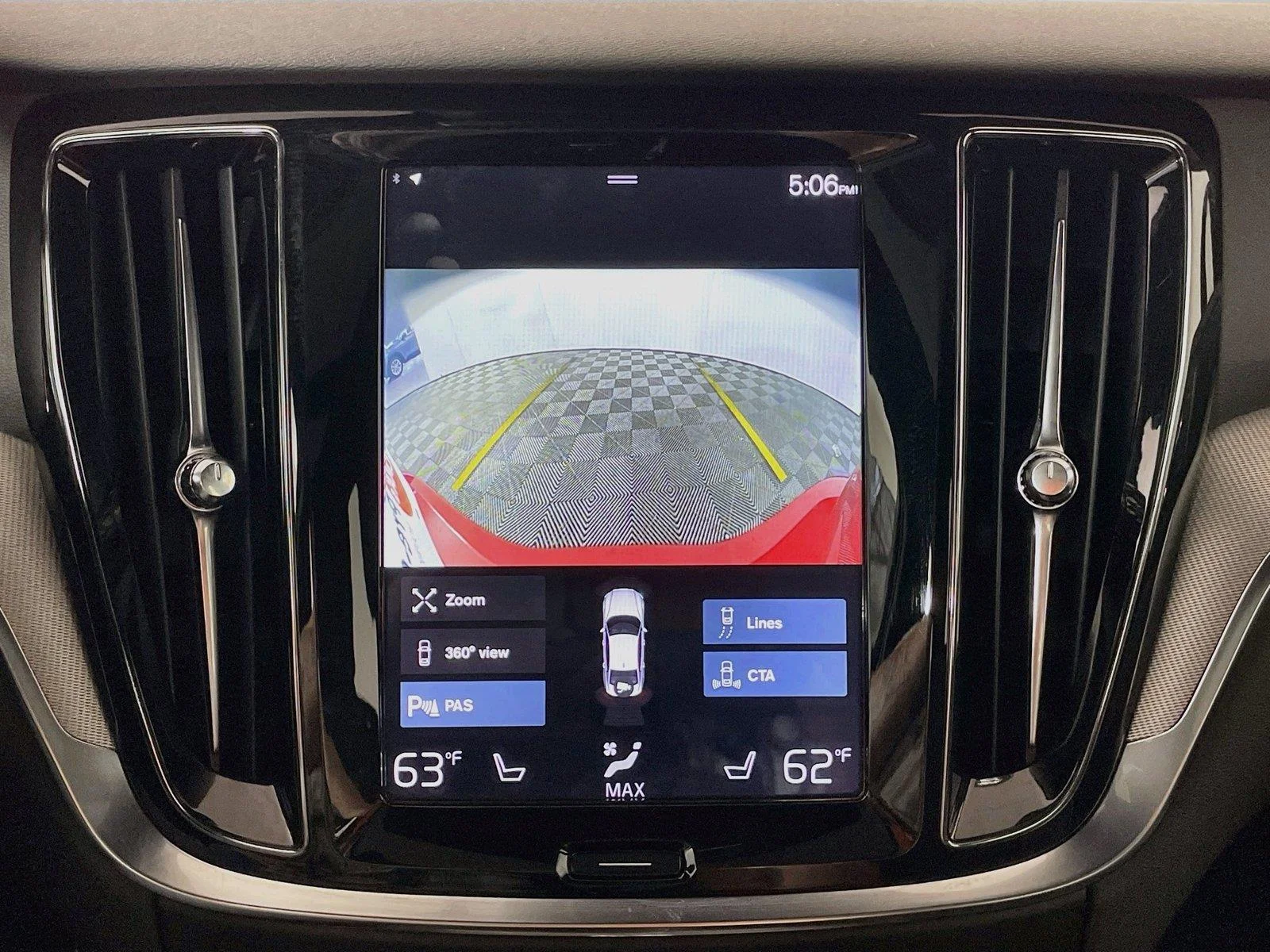Used 2019 Fusion Red Metallic Volvo R-Design image 17