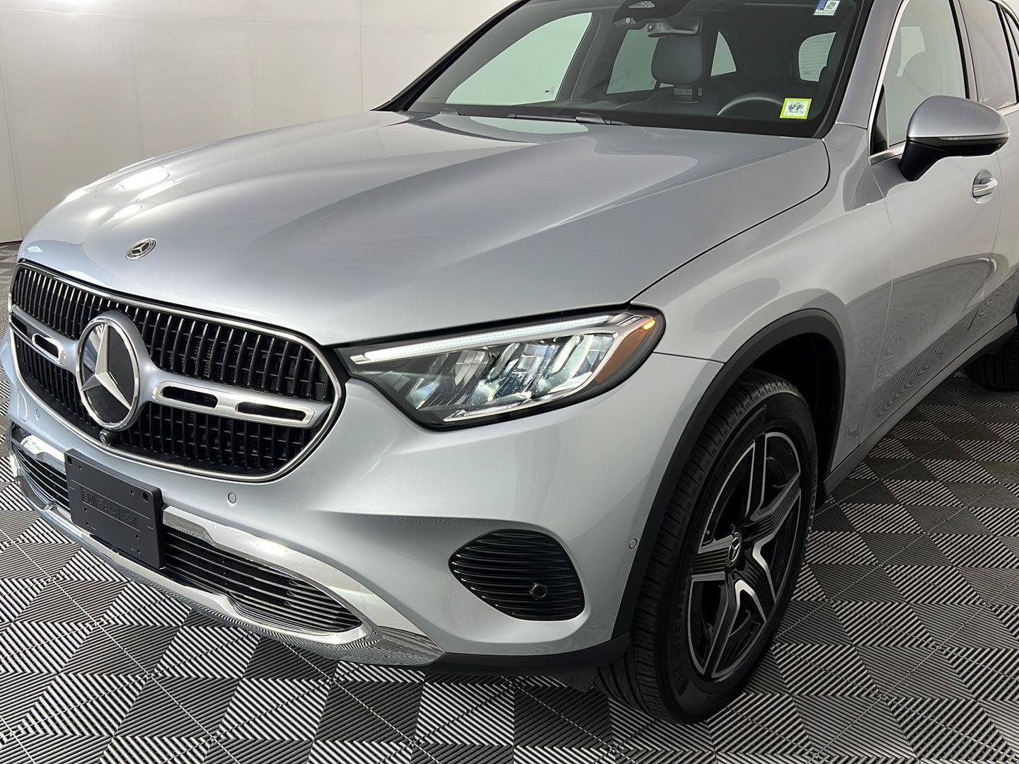 New 2026 Cirrus Silver Metallic Mercedes-Benz GLC 300 image 83