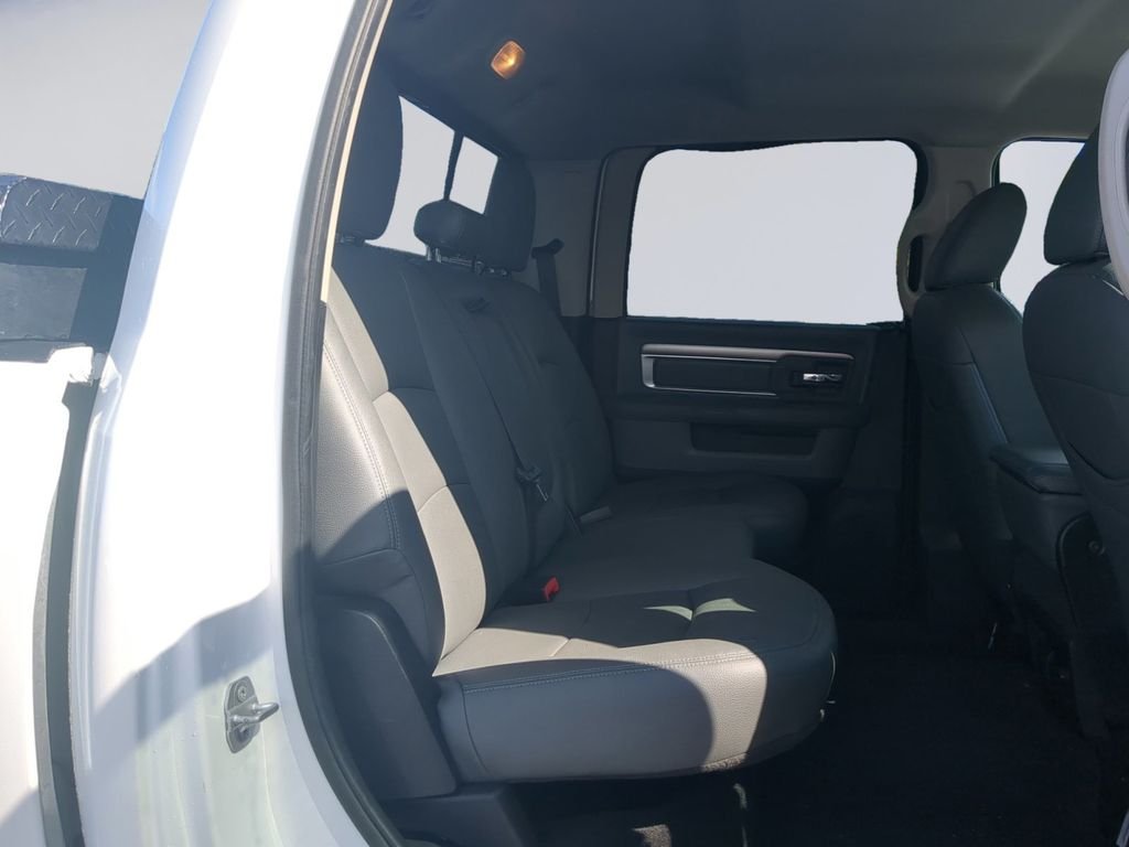 Used 2016 Bright White Clearcoat Ram SLT image 20