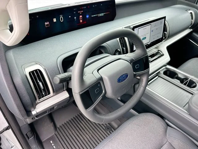 New 2026 Oxford White Ford Active image 6