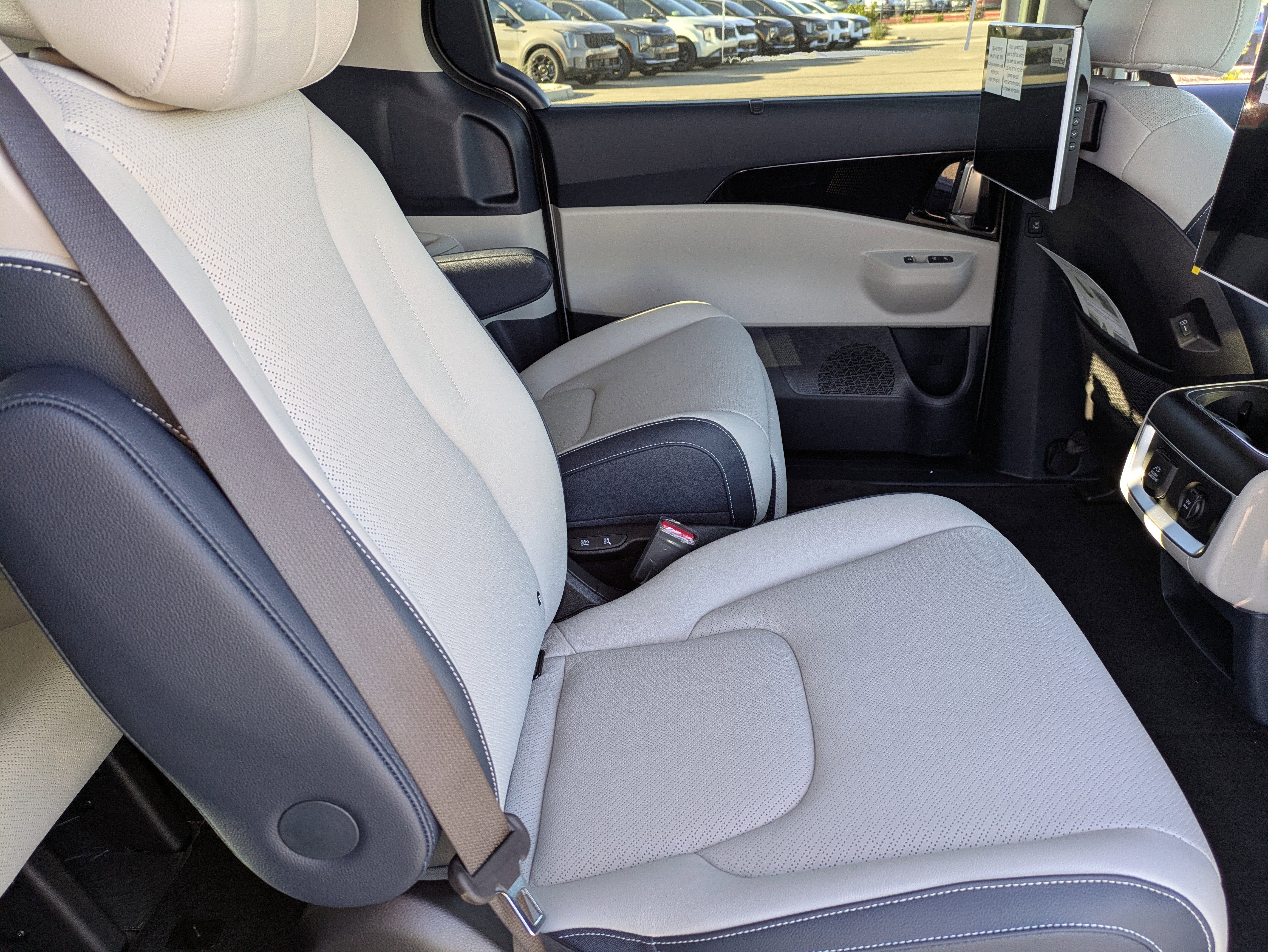 New 2026 Ivory Silver Kia SX Prestige image 14