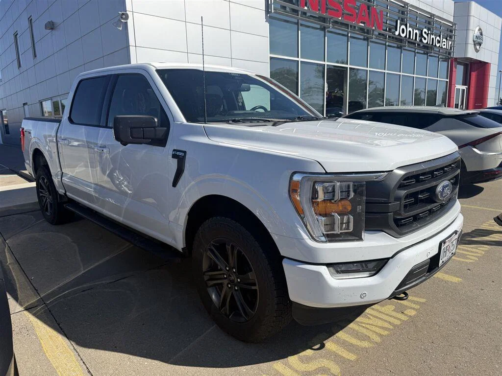 Used 2022 Oxford White Ford XLT image 1