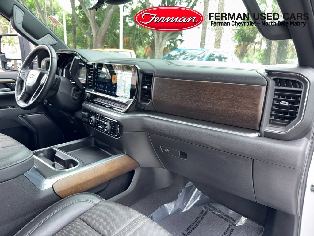 Used 2025 Iridescent Pearl Tricoat Chevrolet High Country DRW image 6