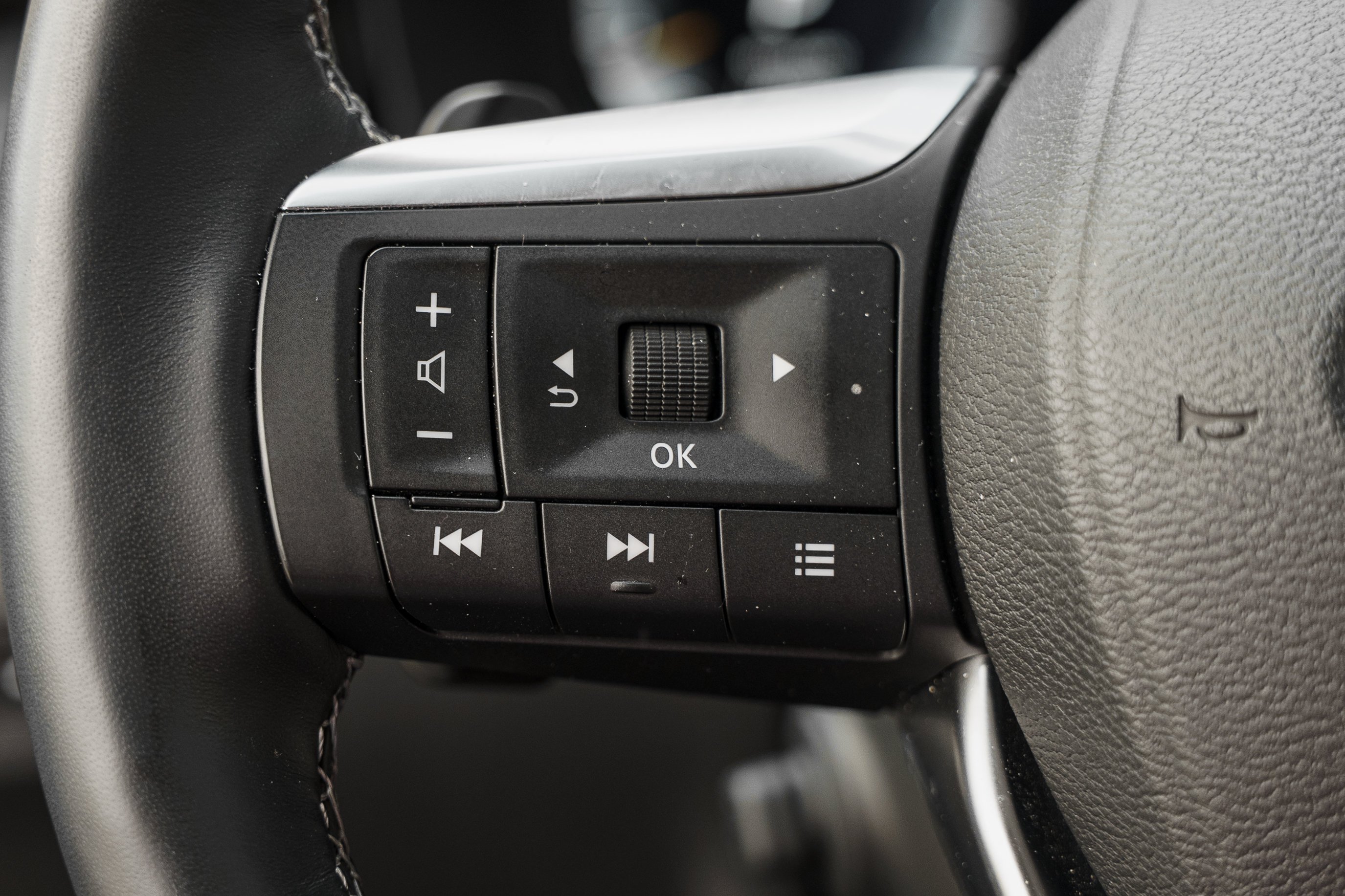 Used 2024 Mineral Black INFINITI SENSORY image 18