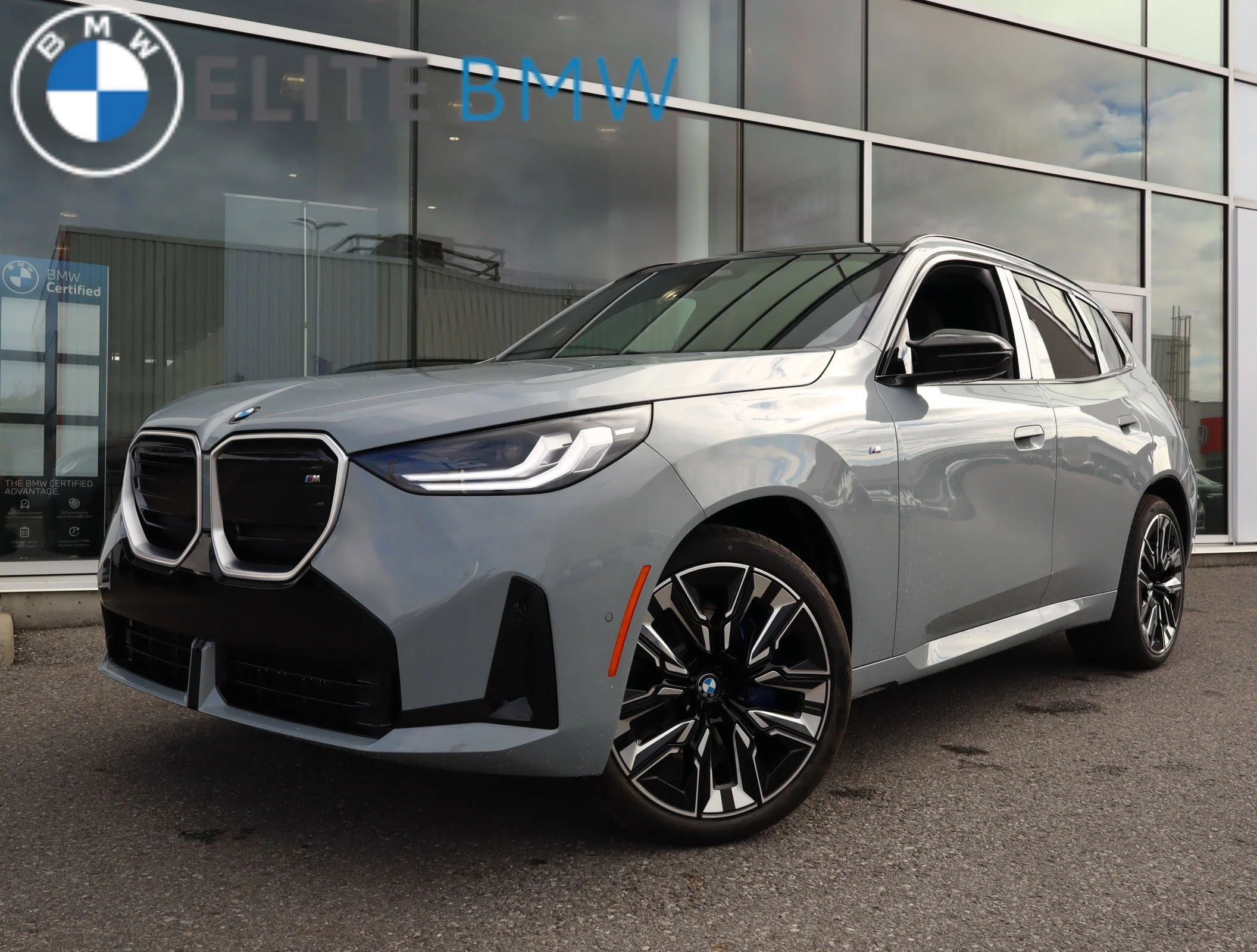 Used 2025 BROOKLYN GREY METALLIC BMW M50 XDRIVE image 41