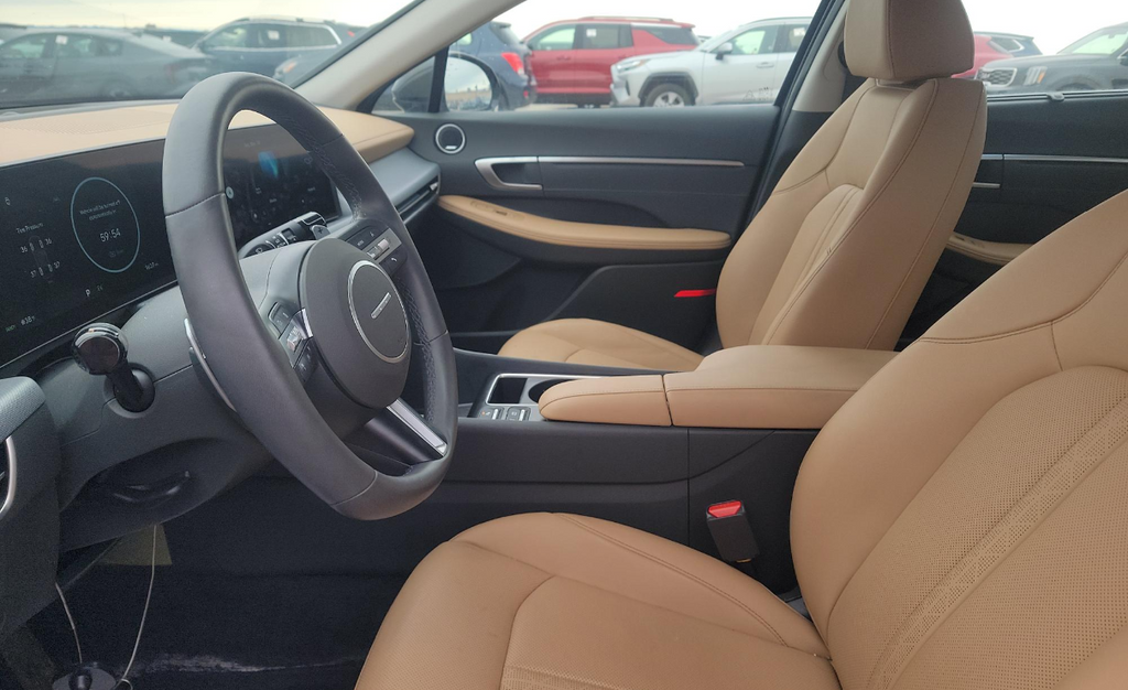 Used 2025 Gray Hyundai Limited image 2