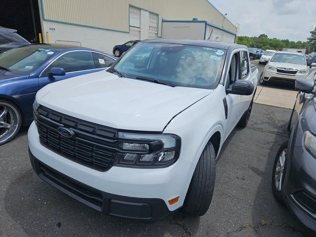 Used 2023 White Ford Lariat image 5