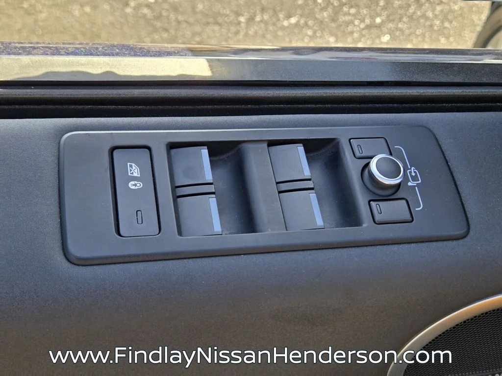 Used 2019  Land Rover HSE image 22