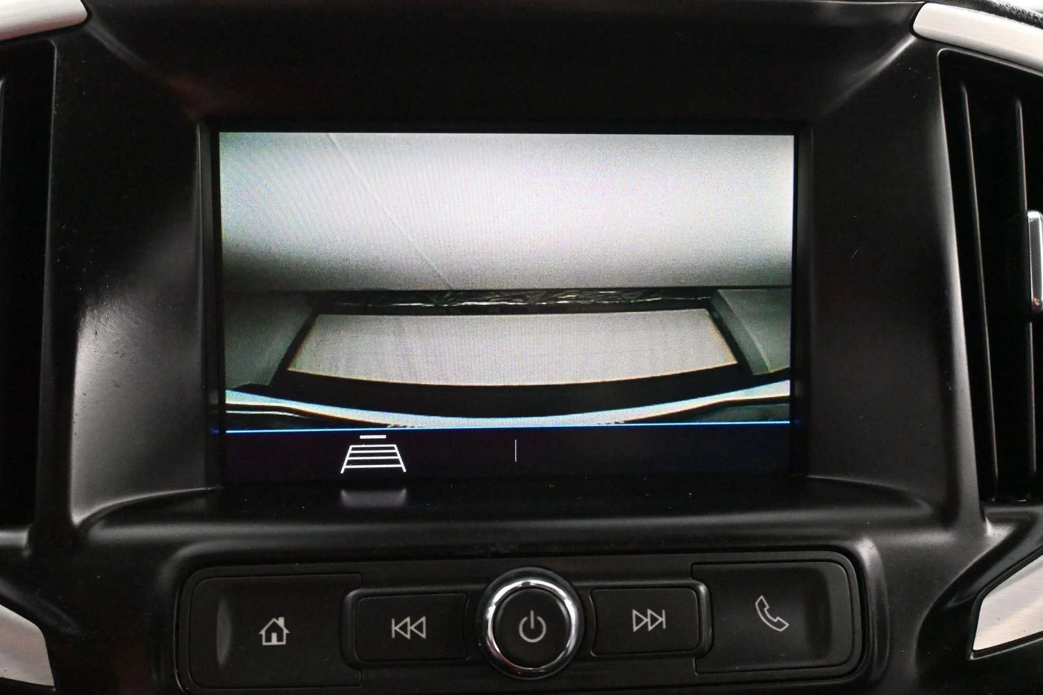 Used 2020 Summit White GMC SLE image 22
