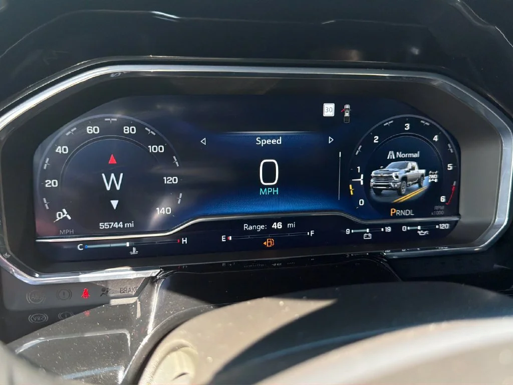 Used 2025 Sterling Gray Metallic Chevrolet LT image 21