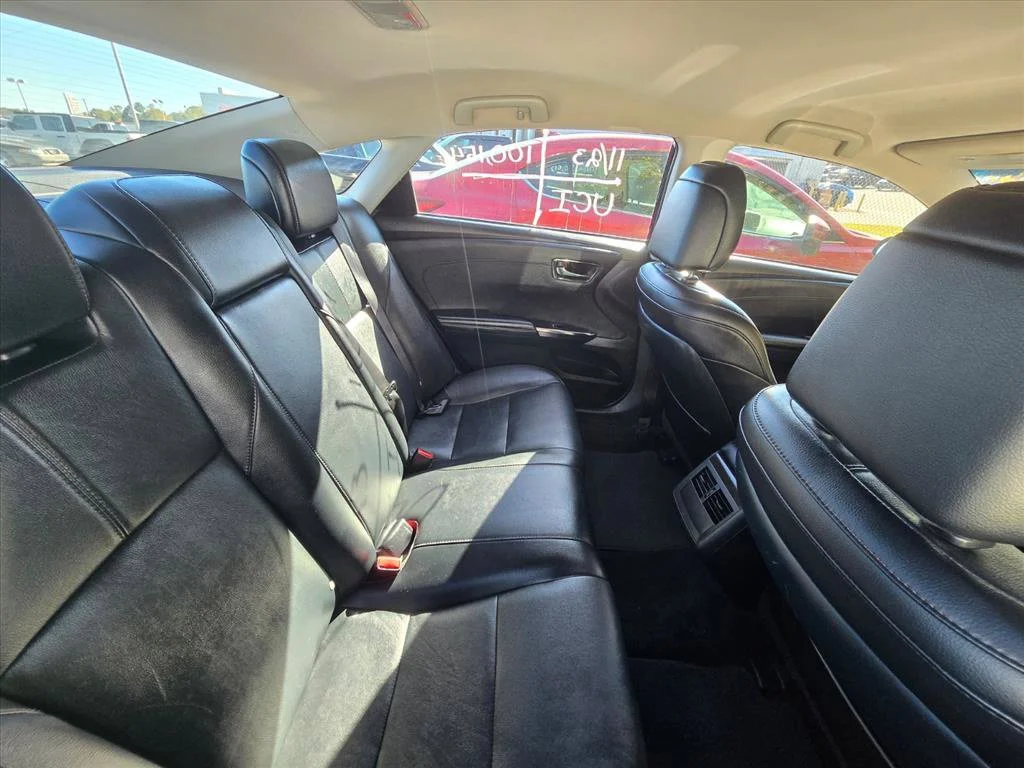 Used 2018 Gray Toyota XLE image 7