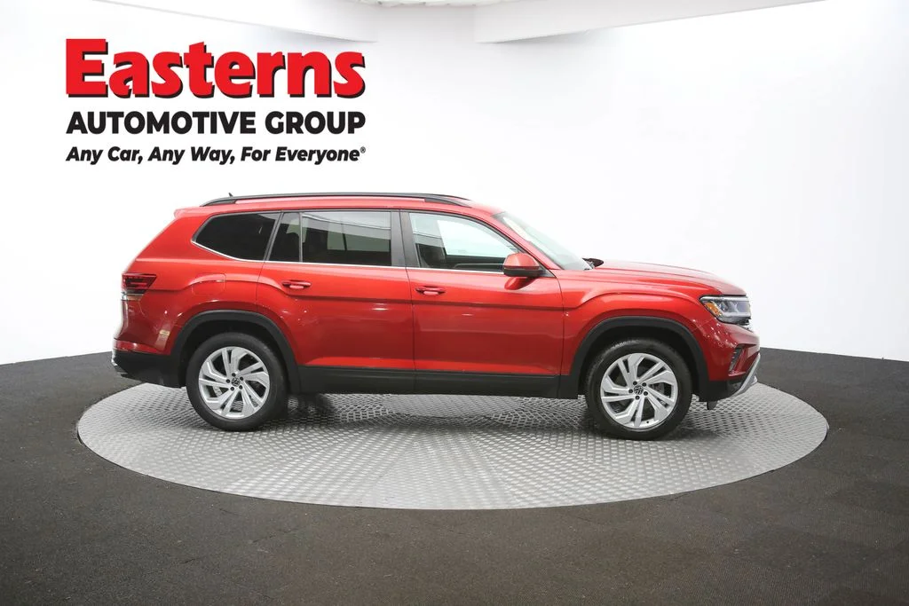Used 2022 Red Volkswagen 3.6L V6 SE w/Technology image 41