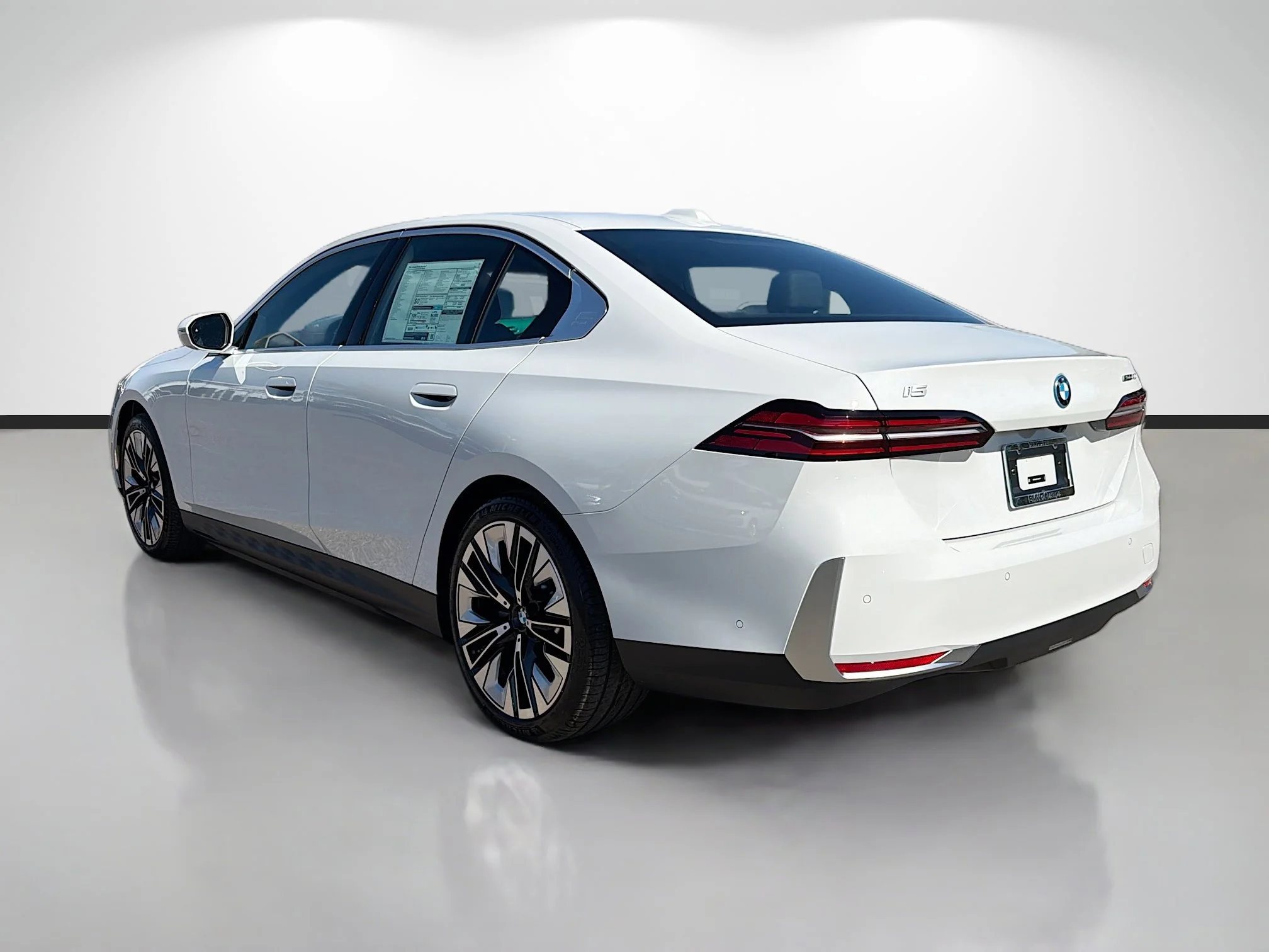 New 2026 Alpine White BMW eDrive40 image 5