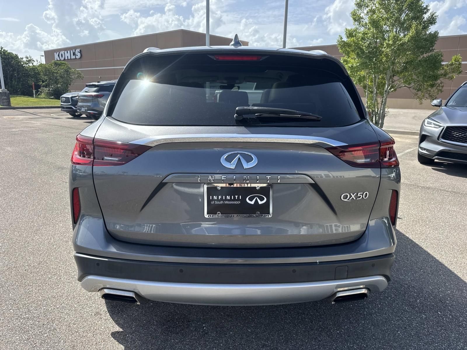Certified Used 2023 Gray INFINITI LUXE image 8