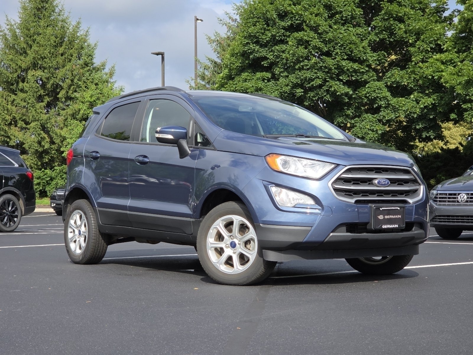 Used 2022 Blue Metallic Ford SE image 2