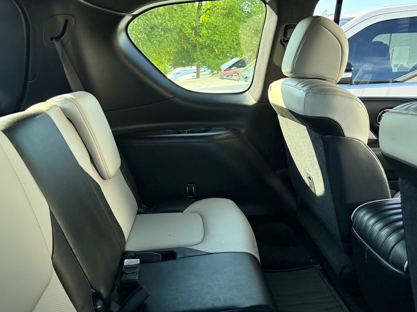 Used 2019 Liquid Platinum INFINITI LIMITED image 27