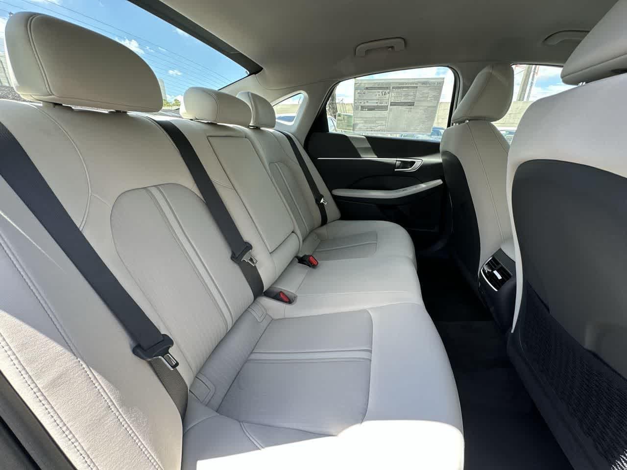 2025 Hyundai Sonata Hybrid SEL - Photo 55