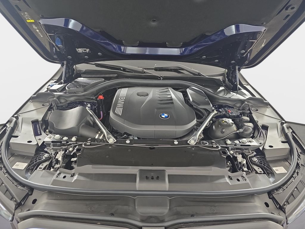 New 2027 Tanzanite Blue II Metallic BMW 540i xDrive image 32
