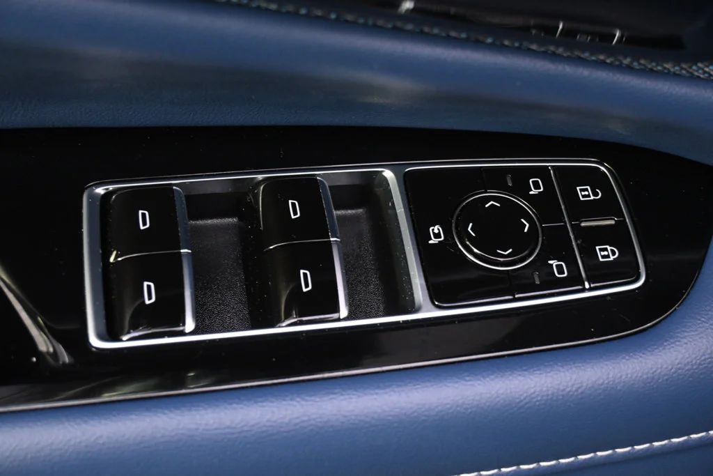 2026 Cadillac OPTIQ Premium Luxury - Photo 23