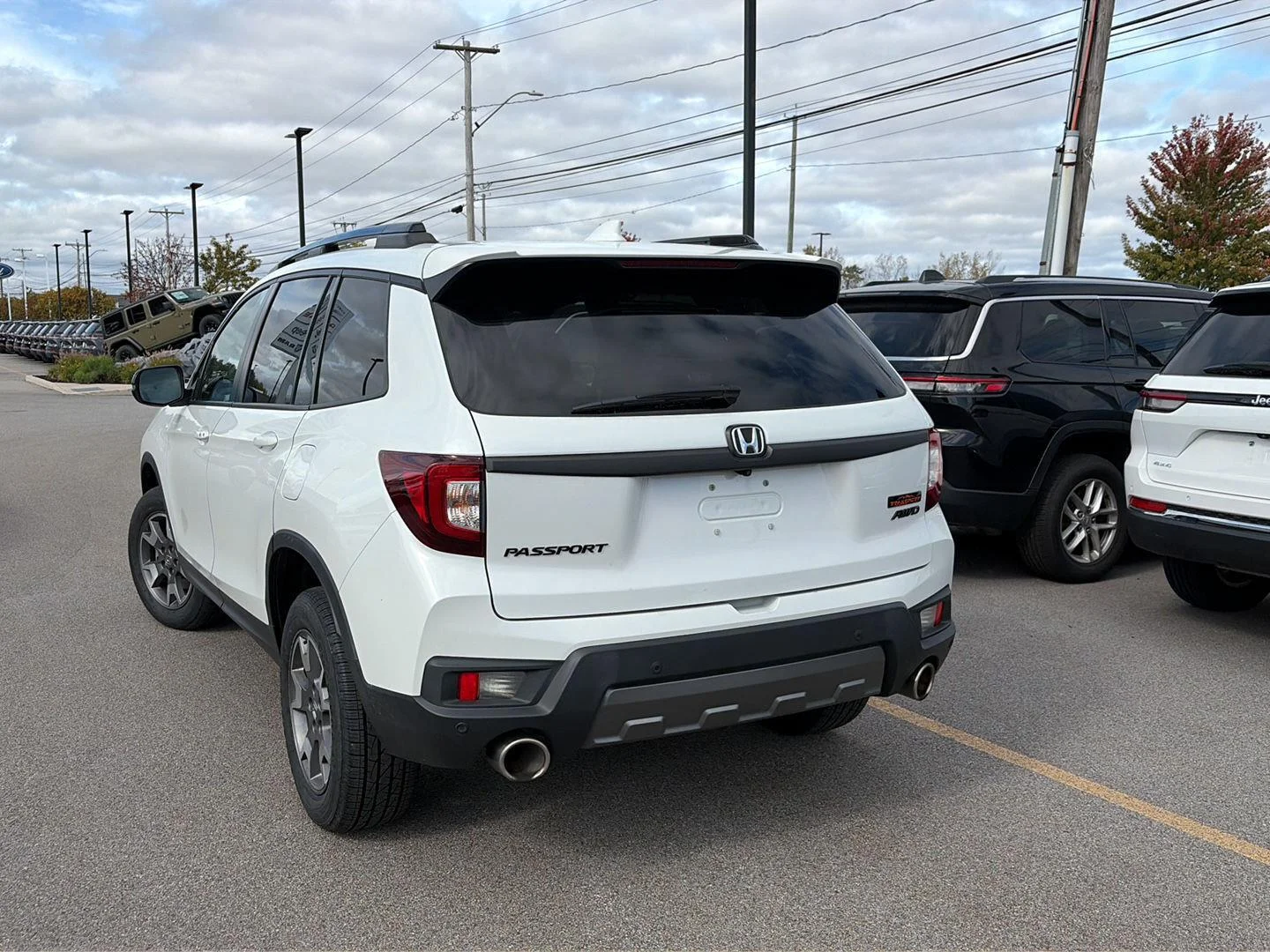 Used 2022 Platinum White Pearl Honda TrailSport image 3