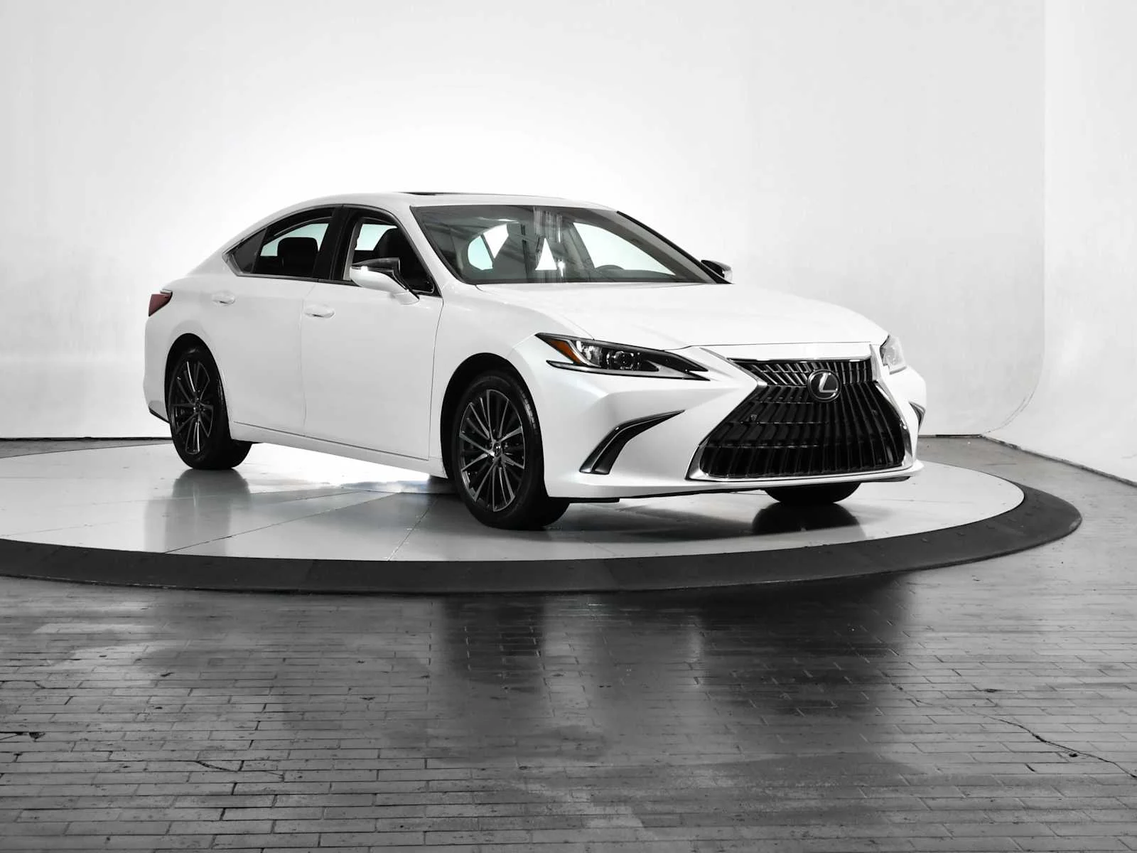 Certified Used 2023 EMINENT WHITE PEARL Lexus  image 9
